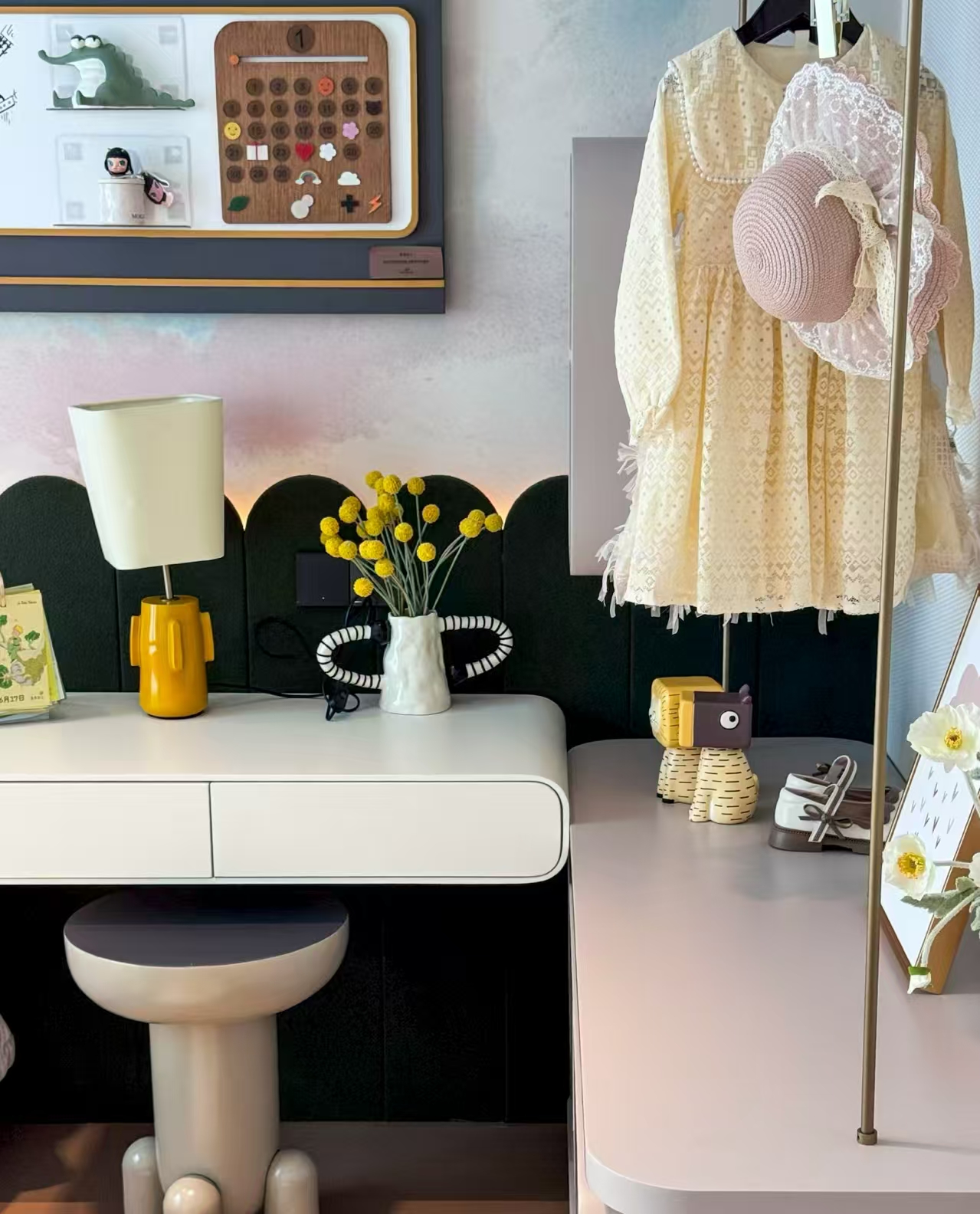 custom children bedroom furniture and decorative lighting